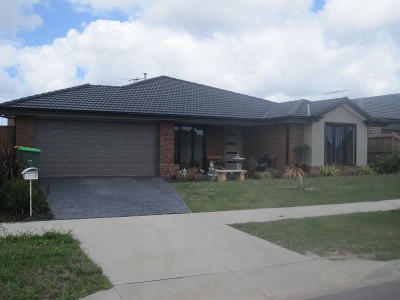 FOUR BEDROOM PLUS STUDY!! Picture