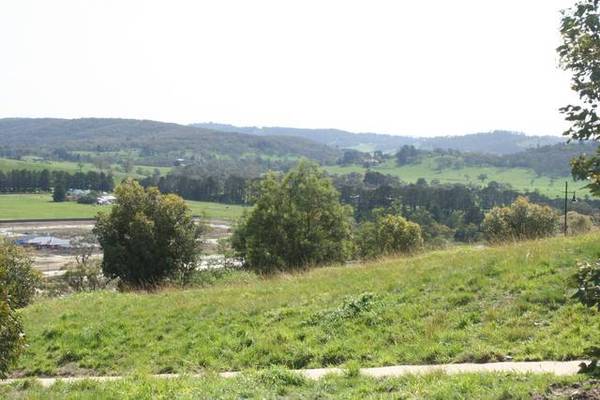 YOUR DREAM AWAITS! Picture 3