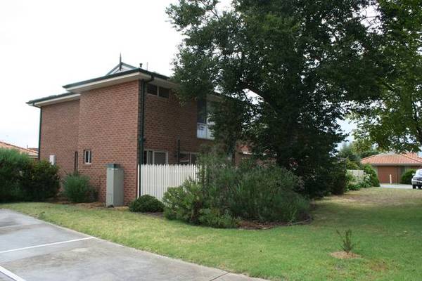 Opportunity Knocks In The Heart Of Town! Picture 2