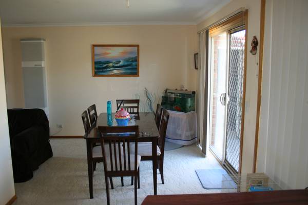 Delightful Unit, Excellent Position Picture 3