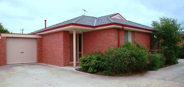 Delightful Unit, Excellent Position Picture 1