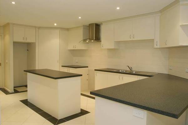 Sensational Position, Great Value In Lakeside! Picture 2