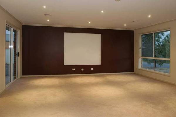 Sensational Position, Great Value In Lakeside! Picture 3