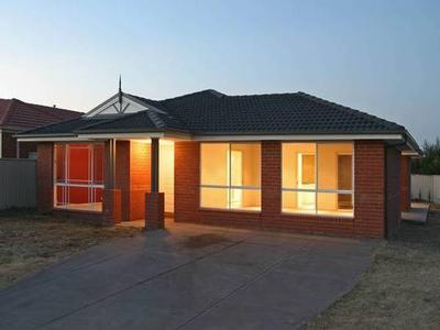 Sensational Position, Great Value In Lakeside! Picture