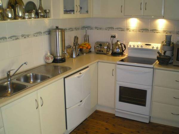 ABUNDANCE OF CHARM Picture 2