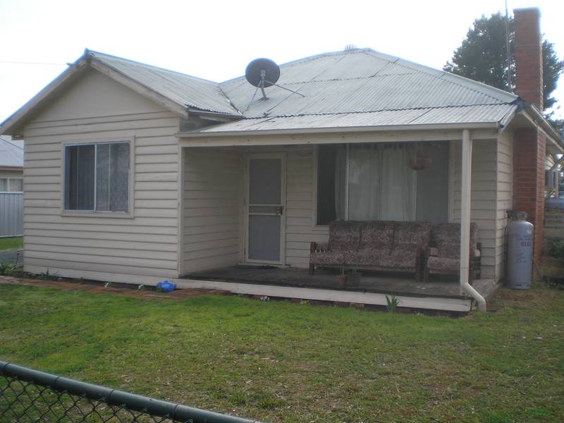 FIRST HOME / INVESTOR Picture 1