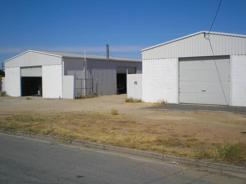 Tradesmen/Contractors Picture 1