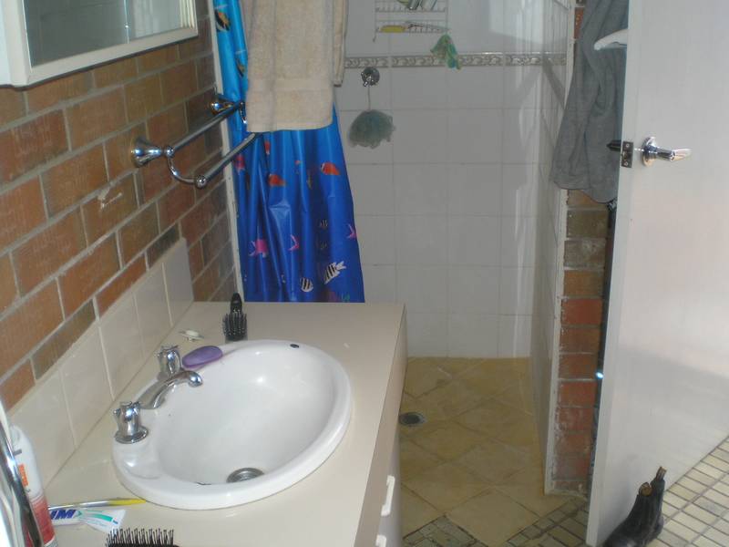 NEAT AND TIDY Picture 3