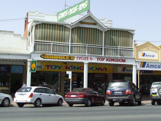 IDEAL POSITION Picture 1