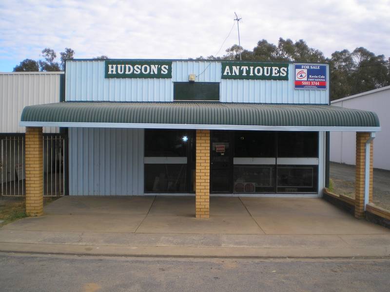 LARGE VEHICLE TRAFFIC Picture 1