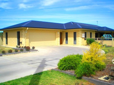 FIVE BEDROOM BRICK Picture