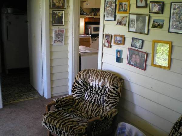 GREAT DEAL FOR A HANDYMAN Picture 2