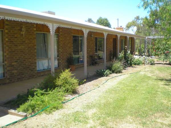 MAGNIFICENT FAMILY HOME Picture 2