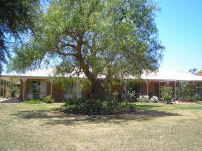 MAGNIFICENT FAMILY HOME Picture MAGNIFICENT FAMILY HOME Picture