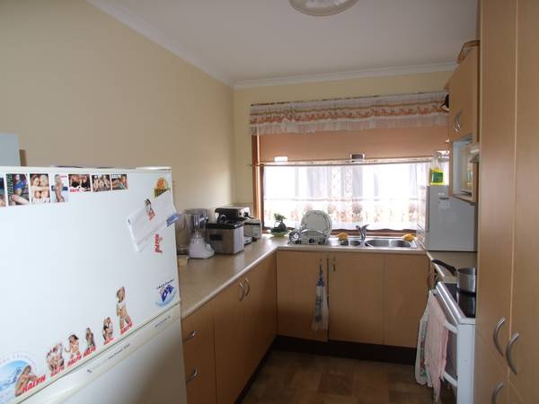 FREE STANDING UNIT Picture 2