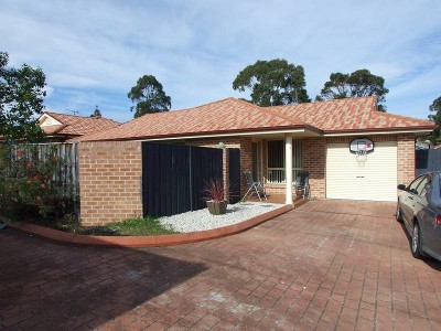 LOW-MAINTENANCE VILLA Picture