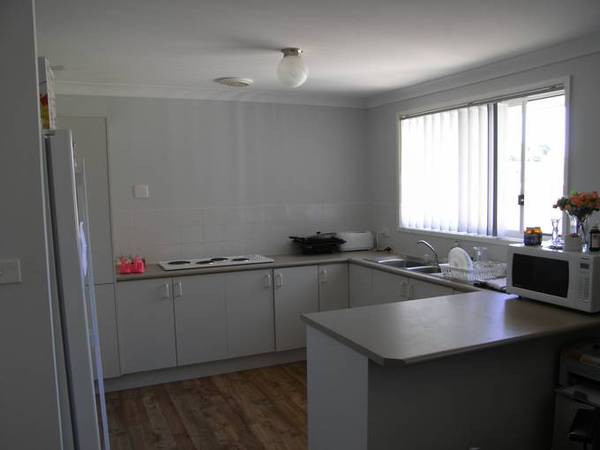 IDEALLY LOCATED DUPLEX Picture 2