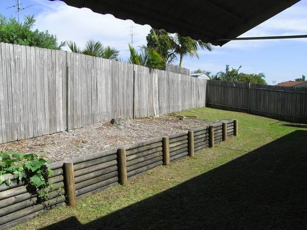 IDEALLY LOCATED DUPLEX Picture 3