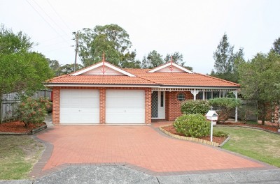 BEST VALUE FOUR BEDROOM HOUSE IN HAMLYN TERRACE Picture