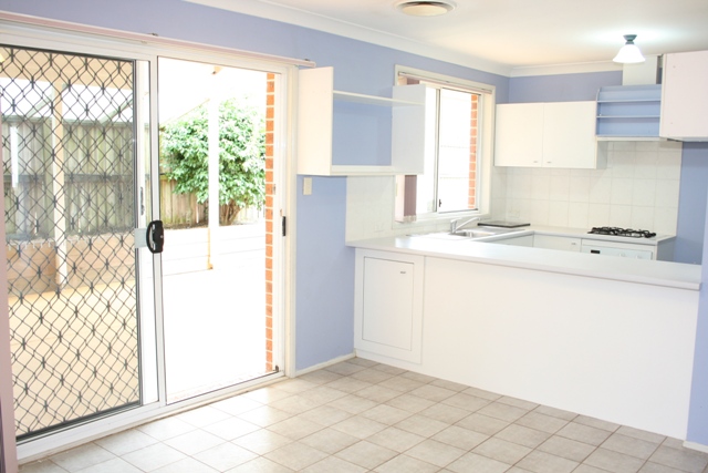 BEST VALUE FOUR BEDROOM HOUSE IN HAMLYN TERRACE Picture 2