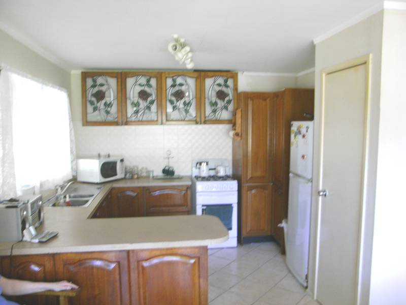 BIG LIVING AREA + INGROUND POOL Picture 3