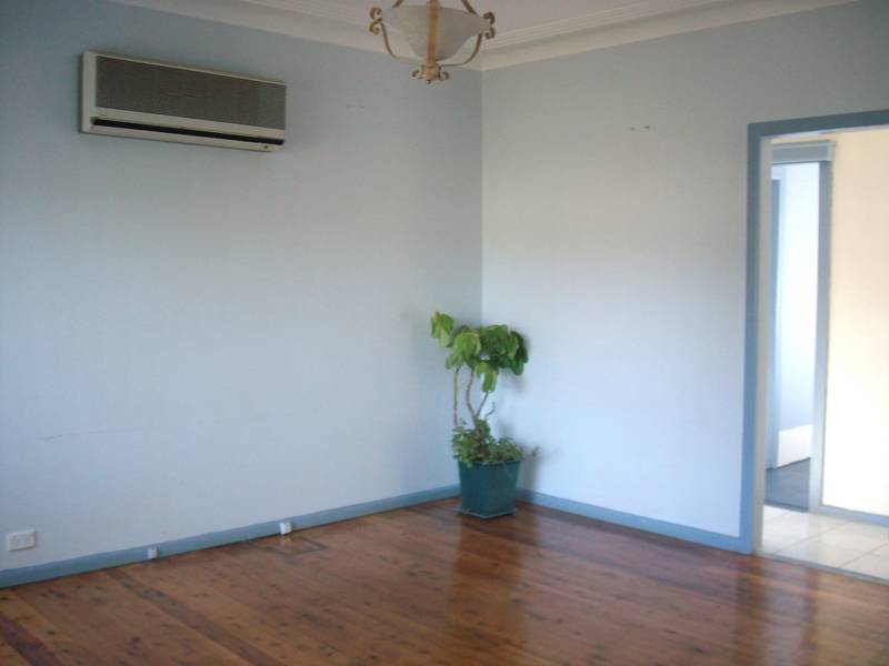 I WON'T BE AVAILABLE FOR LONG! Picture 3