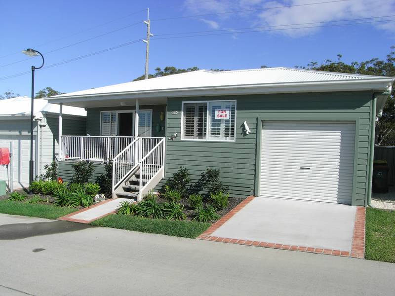 RESORT STYLE LIVING FOR THE OVER 55'S Picture 1