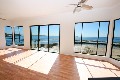 BEACHFRONT PROPERTY WITH MILLION DOLLAR VIEWS Picture