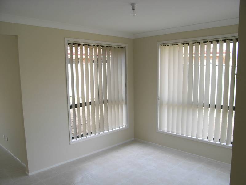 BRAND NEW, CONTEMPORARY DESIGN Picture 3