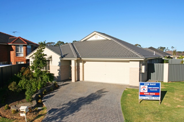 A HOME WITH GROWING SPACE Picture 1