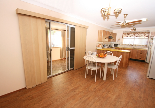 LOTS OF CAR ACCOMMODATION Picture 2