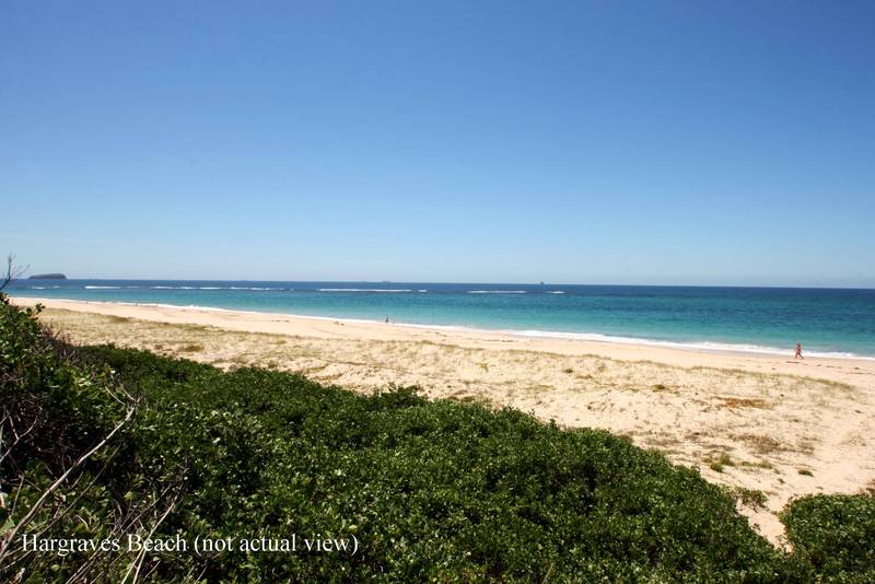 ONLY ONE HOUSE AWAY FROM THE BEACH Picture 3