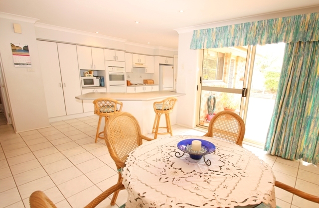 TOP HOME, QUIET CUL-DE-SAC, CENTRAL LOCATION Picture 3