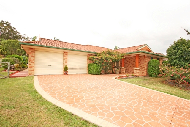 TOP HOME, QUIET CUL-DE-SAC, CENTRAL LOCATION Picture 1