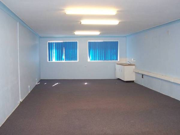 SUITE 3 / 84 WALLARAH ROAD, GOROKAN Picture 1