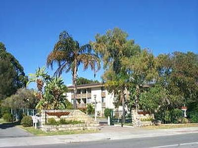 Excellent Location Picture