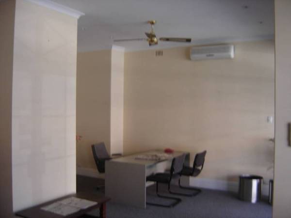 OFFICE WITH GREAT PARKING Picture 3