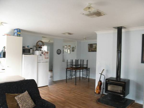 4 x 2 AT THIS PRICE! Picture 3