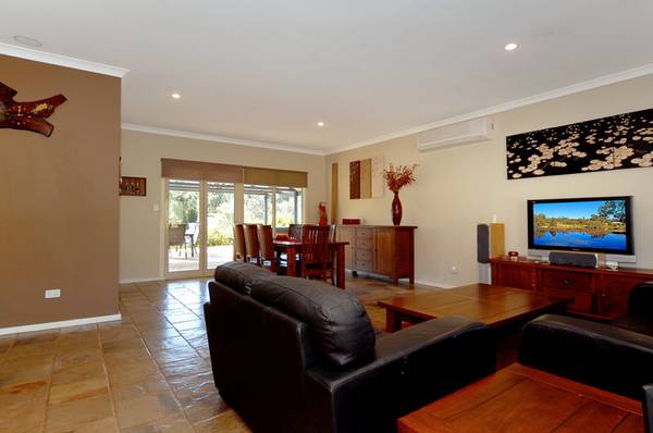 WATER WATER Picture 3