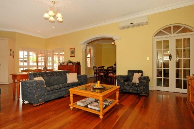 CIRCA 1930s - BELOW REPLACEMENT VALUE Picture