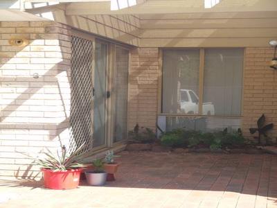 Neat Unit in Quiet Location Picture Neat Unit in Quiet Location Picture