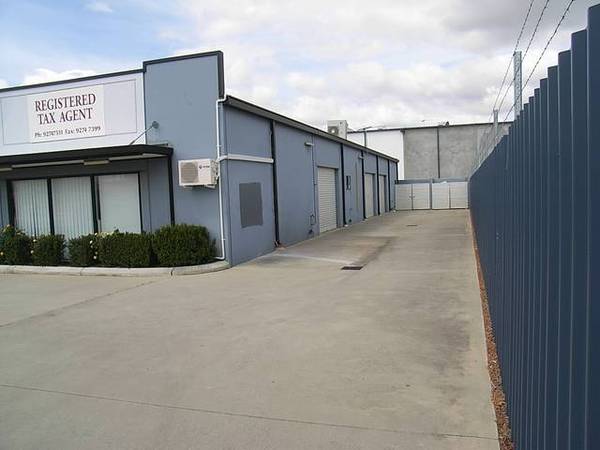 SHOWROOM/OFFICE/WAREHOUSE Picture