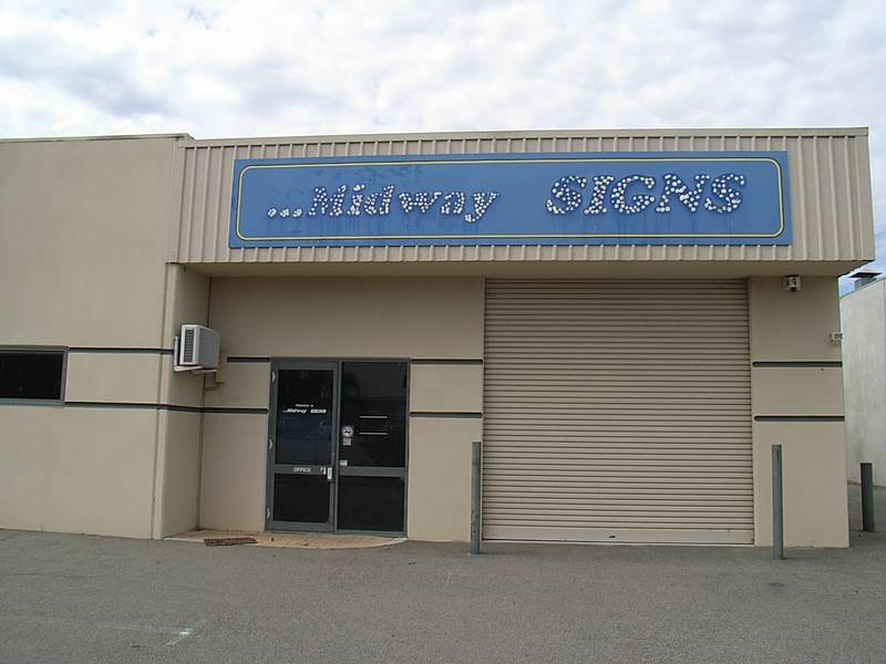 WAREHOUSE WITH OFFICE AREA Picture 1