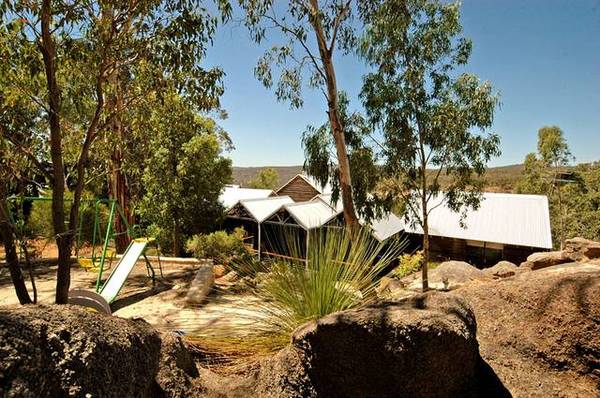 Dress Circle Location, Serene Living at its Best! Picture 1