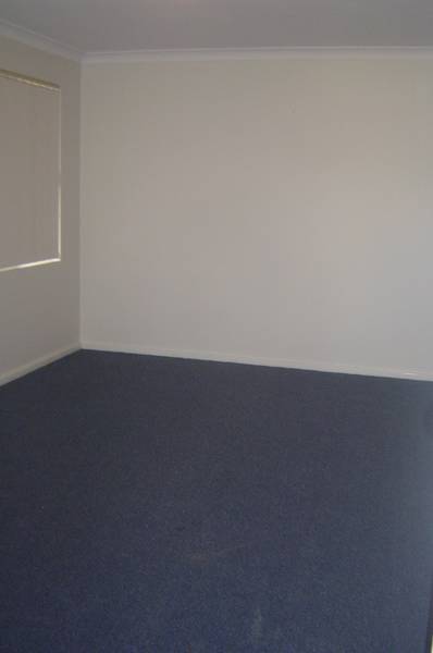 UNDER APPLICATION - IDEAL LOCATION Picture 3