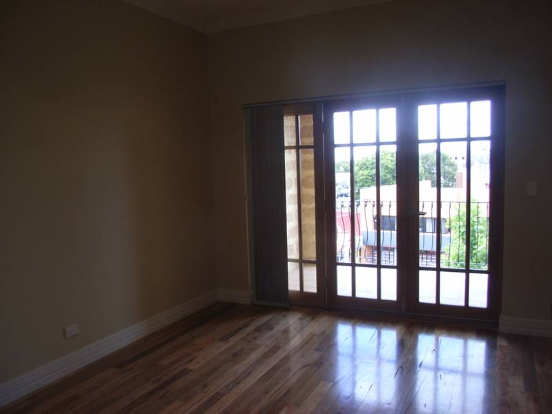 ONLY ONE LEFT!!! - Viewing Thursday 19/02/09 @ 3pm Picture