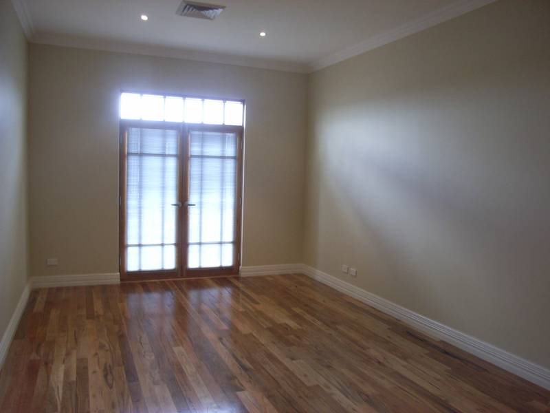 ONLY ONE LEFT!!! - Viewing Thursday 19/02/09 @ 3pm Picture