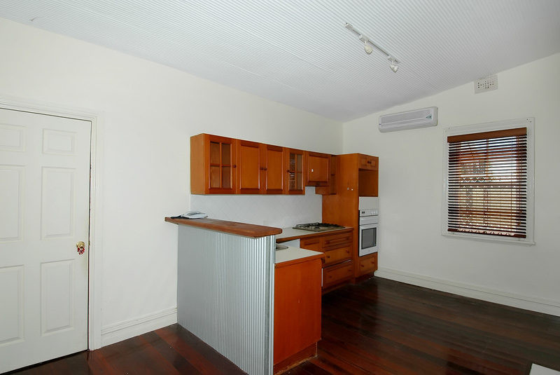 CIRCA 1900 Picture 2