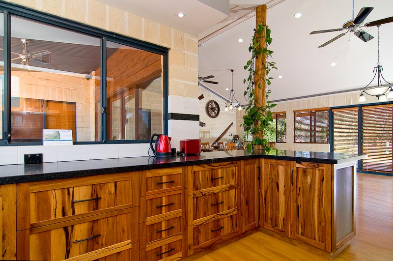 UNBELIEVABLE Picture 3