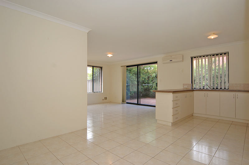 AUCTION 28.3.09 Picture 2